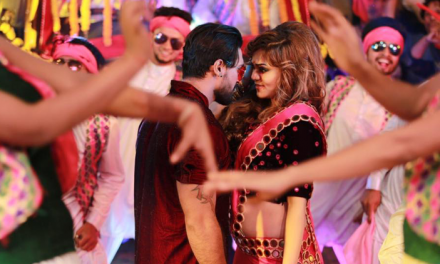 ‌ঢাকা অ্যাটাক থেকে শুনুন ‘টিকাটুলির মোড়ে’ (ভিডিও)