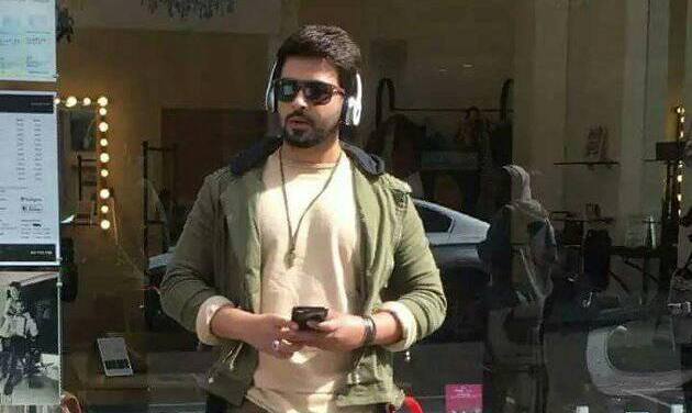 শুধু লুক নিয়ে ভাবলে ‘হিরো’র কাছে হারবেন ‘অভিনেতা’ শাকিব