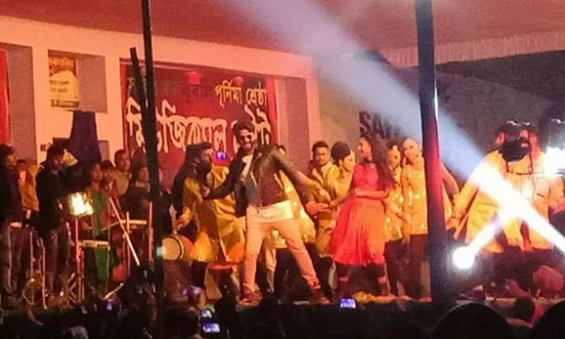 পশ্চিমবঙ্গের মফস্বলে নাচলেন শাকিব-বুবলি