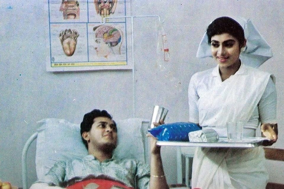 ভালোবাসা যেভাবে ‘আনন্দ’ ও ‘অশ্রু’ হয়ে যায়