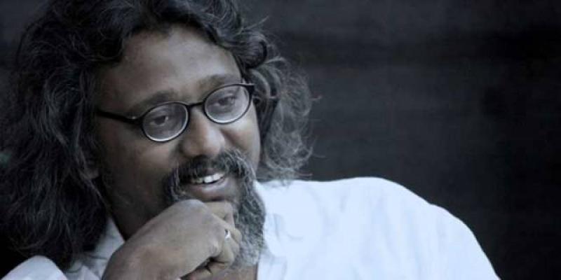 ‌‘পাইরেসি আর টিকেট চুরি আটকানোই সবচেয়ে বড় প্রতিবন্ধকতা’