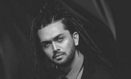 শুভর রহস্যময় লুক, নতুন সিনেমার আভাস