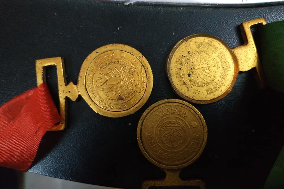 জাতীয় পুরস্কারে জালিয়াতি, সোনার মেডেলে মরিচা!