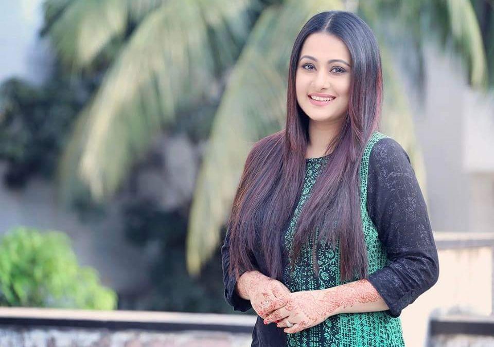 একজন ও অনেক পূর্ণিমার গল্প