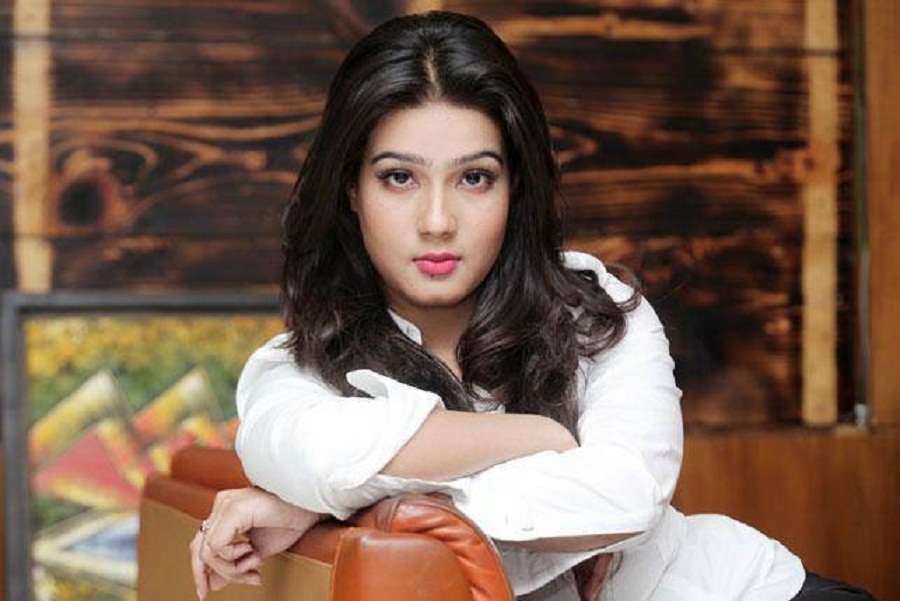 ঈদে মাহির দুই ছবি!