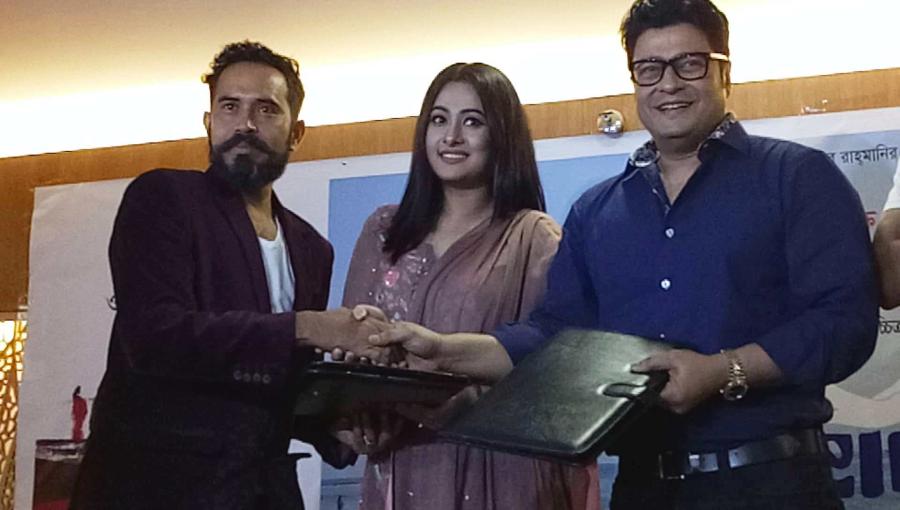 ওবায়দুল কাদেরের পছন্দে চুক্তিবদ্ধ ফেরদৌস-পূর্ণিমা