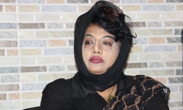 দুইদিনের জন্য কলকাতা গিয়ে ফিরলেন ২২ বছর পর!