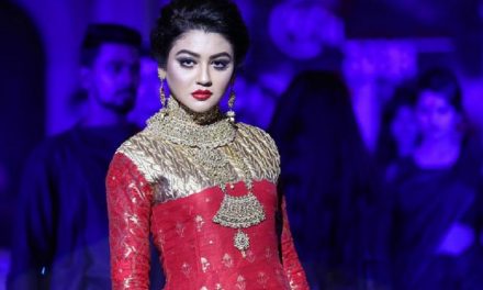 দেবী : চলচ্চিত্রের প্রচারণায় প্রথমবার ফ্যাশন শো