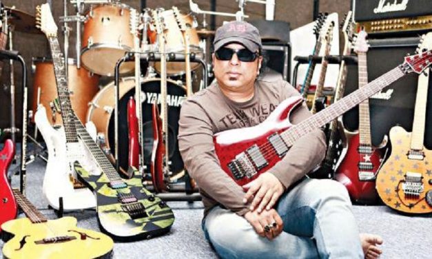 রূপালি গিটার ছেড়ে পরপারে আইয়ুব বাচ্চু