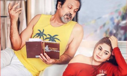 বাথটাবে মদের গ্লাস হাতে স্পর্শিয়া, কবিতা শোনাচ্ছেন তারিক আনাম