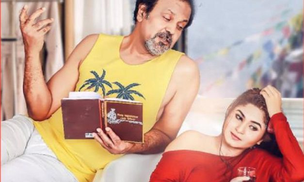 বাথটাবে মদের গ্লাস হাতে স্পর্শিয়া, কবিতা শোনাচ্ছেন তারিক আনাম