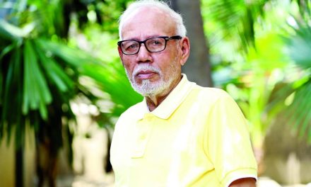 পরিচালনায় ফিরছেন এটিএম শামসুজ্জামান, ছবির নাম ‘এখন বলা যায়’