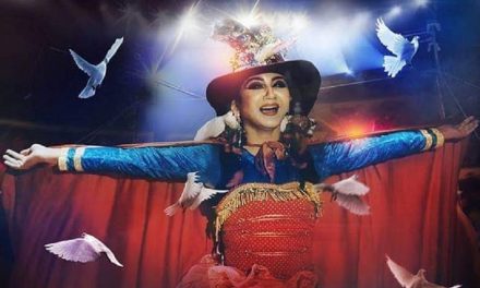 নারী দিবসে ‘বিউটি সার্কাস’ পোস্টারে কবুতর উড়িয়ে জয়া