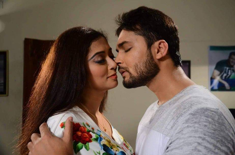 আজাদের ‘স্বপ্নে দেখা রাজকন্যা’ সালওয়া, মোস্তাফিজুর রহমান মানিকের ছবি শুরু