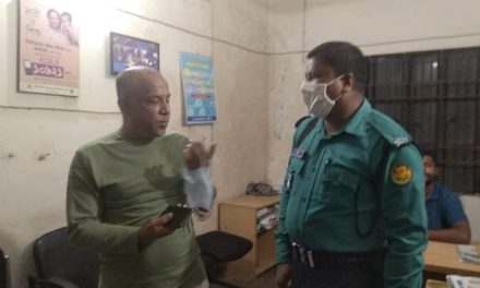 যথা সময়ে অনুদানের সিনেমা মুক্তি না দেওয়ায় নির্মাতা গ্রেপ্তার!