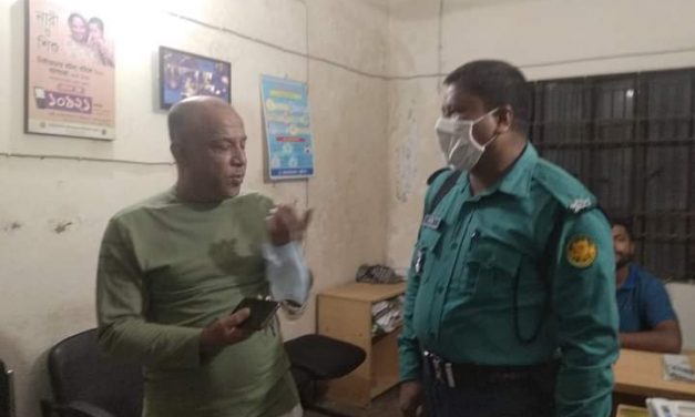 যথা সময়ে অনুদানের সিনেমা মুক্তি না দেওয়ায় নির্মাতা গ্রেপ্তার!