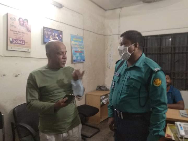 যথা সময়ে অনুদানের সিনেমা মুক্তি না দেওয়ায় নির্মাতা গ্রেপ্তার!