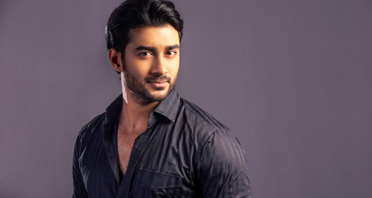 একসঙ্গে তিন সিনেমায় চুক্তিবদ্ধ রোশান