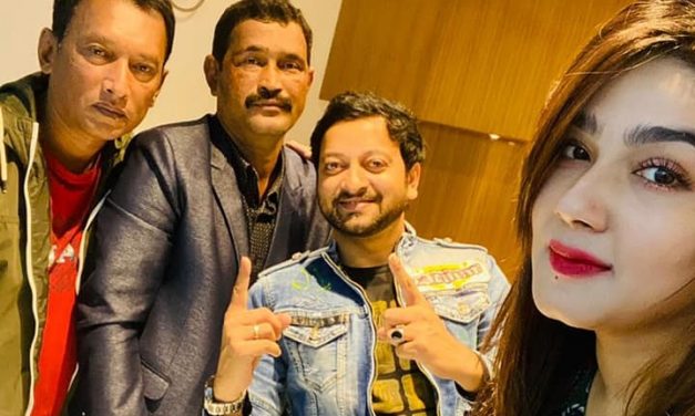 তিন সিনেমার জন্য শাপলা মিডিয়ার সঙ্গে চুক্তি সাইমন-মাহির