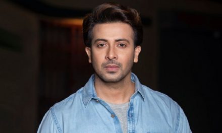 শাকিবের হাতে ছবি নেই!