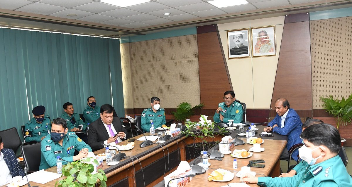 যেন চলচ্চিত্র দেখে পুলিশ সম্পর্কে বিরূপ ধারণার সৃষ্টি না হয়: ডিএমপি কমিশনার