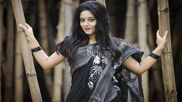 শুরুতেই হোঁচট?