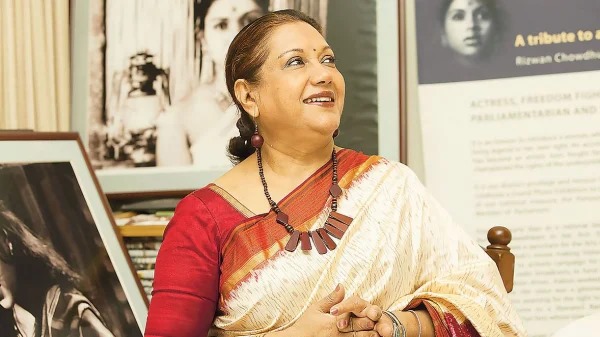 করোনার সঙ্গে লড়ে মারা গেলেন কবরী