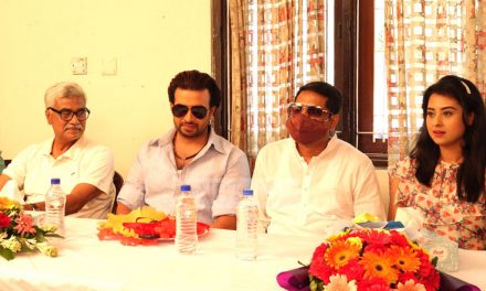 ‘শাকিব খান ভাইয়া’র দেরি নিয়ে সংবাদ প্রকাশ করায় সাংবাদিকদের দুষলেন নবীন পরিচালক