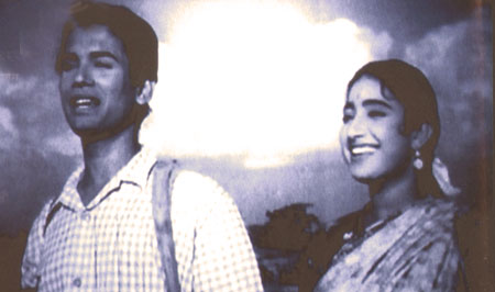 শিল্পীর তুলিতে আঁকা ‘কখনো আসেনি’