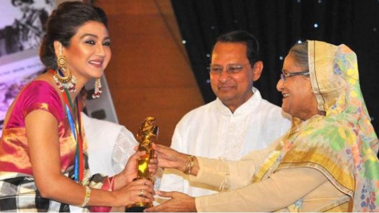 প্রধানমন্ত্রীর জন্মদিনে জয়ার লেখা ‘উজ্জ্বল চিরন্তন এক ছবি’