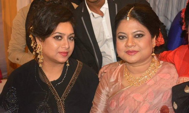 দুই দেহে এক উপস্থাপন শাবনূর-কনকচাঁপা