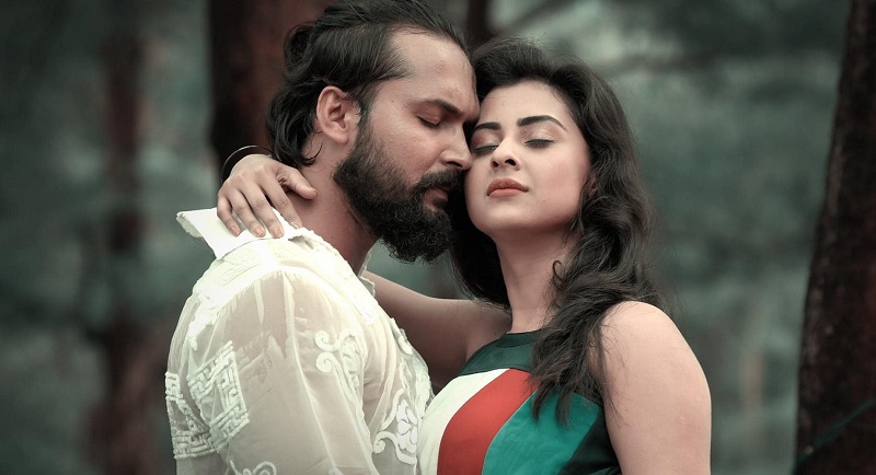 তালাশ: রোমান্টিক গানে আদর-বুবলি