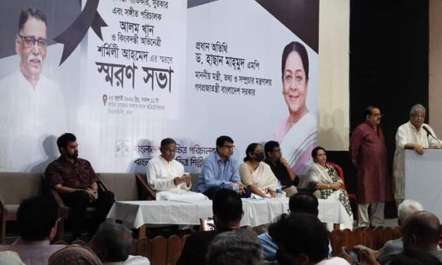 মন্ত্রীর আগমনে বক্তাকে ফেলে সাংবাদিকদের দৌড়, আলমগীরের ক্ষোভ