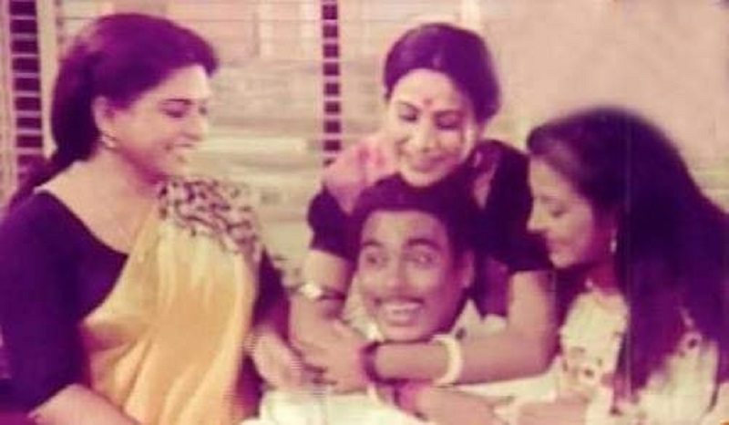 পালাবি কোথায়: এরা পালায় না, মুখোশের আড়ালে থাকে!