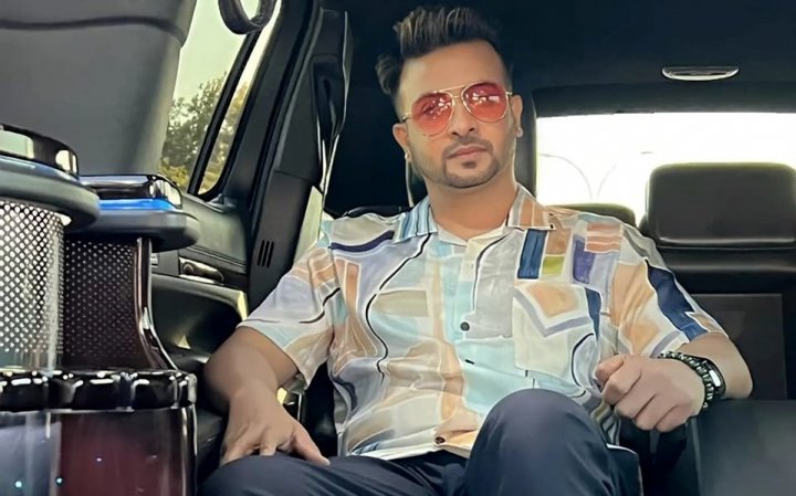 নতুন ছবির জন্য সময় নিচ্ছেন শাকিব খান