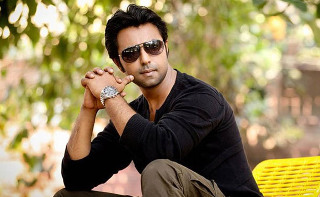 অপূর্বর প্রথম ওয়েব সিরিজ, সঙ্গে তৌকীর-রোশান-তমা