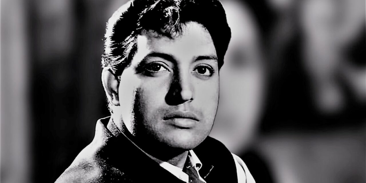 মুক্তিযুদ্ধের জন্য স্ত্রীকে উপহার দেয়া গাড়ি বিক্রি করে দেন আজিম