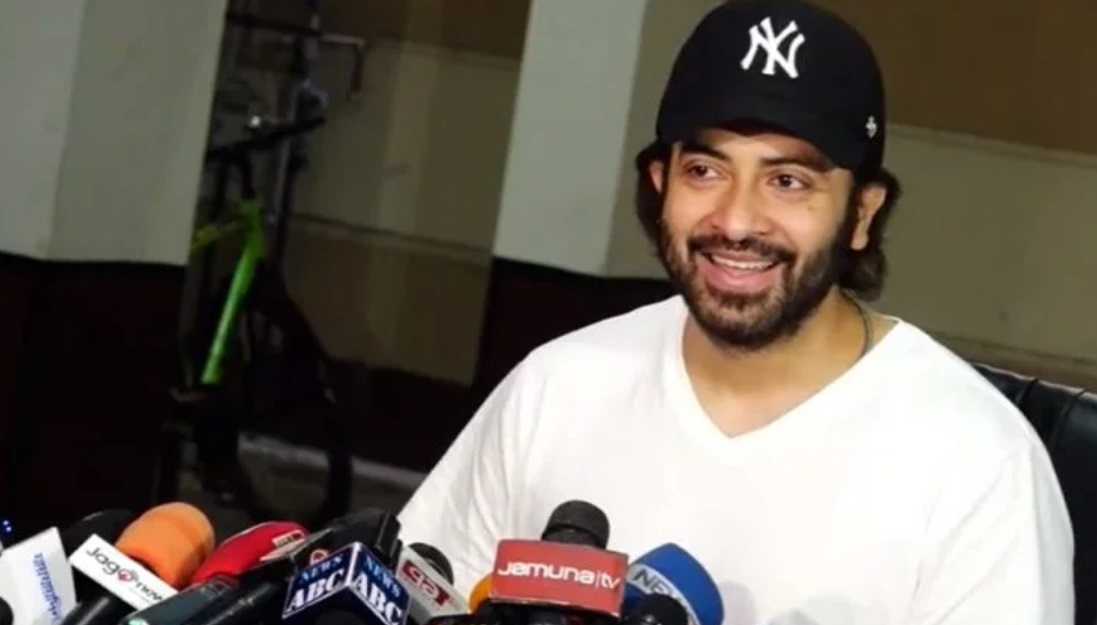 শাকিব খানের জবানবন্দি: অজ্ঞান অবস্থায় নায়িকার সঙ্গে ভিডিও করে ৪০ লাখ টাকা আদায়