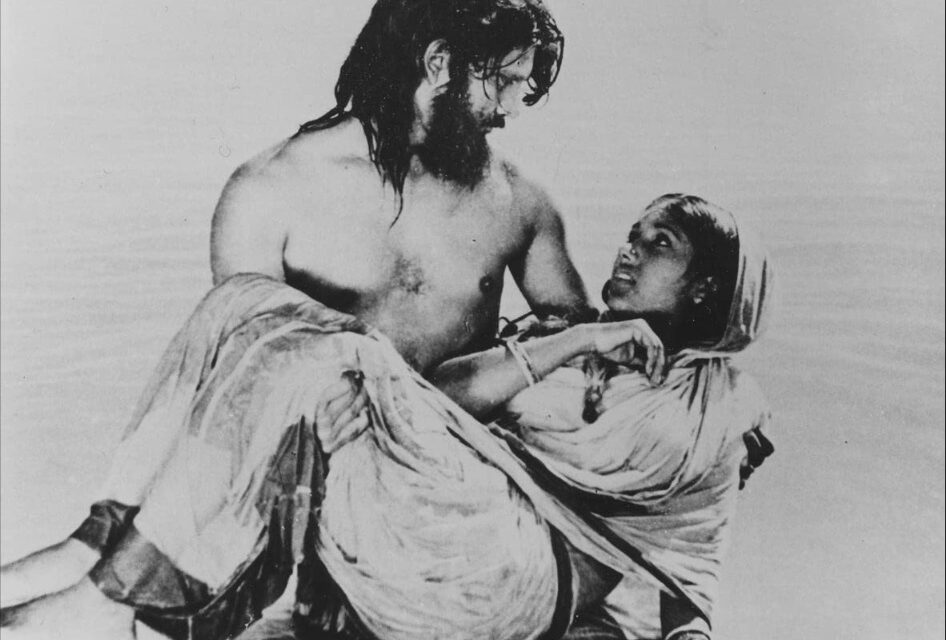 রিভিউ/ অনন্য ‘তিতাস একটি নদীর নাম’