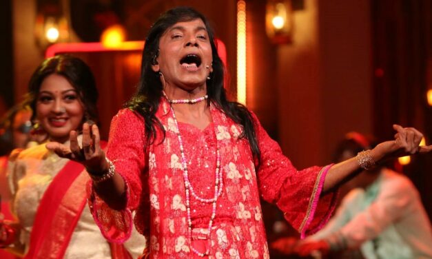 ‘হাত ছাইড়া দেও সোনার দেওরা রে’ অশ্লীল গান নয়