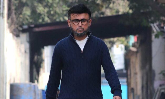 অনেস্ট মেকিং : সামথিং লাইক অ্যান অটোবায়োগ্রাফি