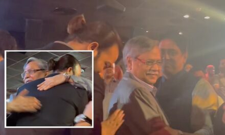 ‘প্রিয়তমা’ দেখে শাকিব খান ও ছেলে আরশাদ আদনানকে জড়িয়ে ধরলেন রাষ্ট্রপতি