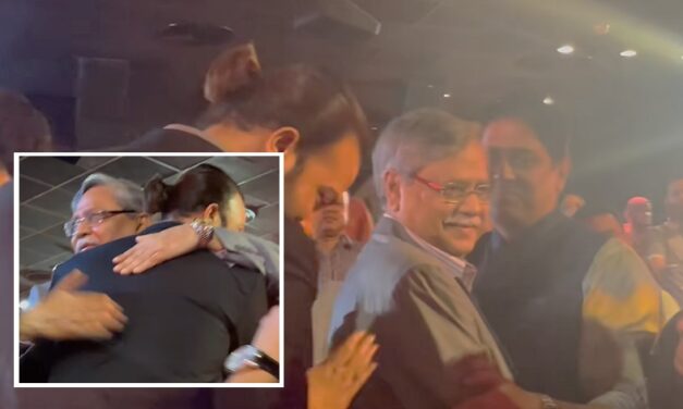 ‘প্রিয়তমা’ দেখে শাকিব খান ও ছেলে আরশাদ আদনানকে জড়িয়ে ধরলেন রাষ্ট্রপতি