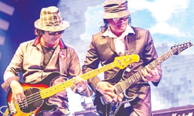 মাইলস: টাকা ভাগাভাগি নিয়ে ফেসবুকে দুই ভাইয়ের লড়াই