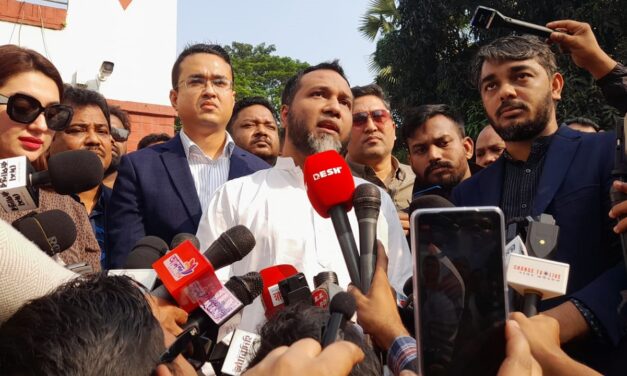 সমঝোতা: এবার ডিবি কার্যালয়ে ভাত খেলেন অপু বিশ্বাস-তাপস