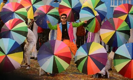 ১২০ এর বেশি পর্দায় ‘রাজকুমার’, দেখুন তালিকা