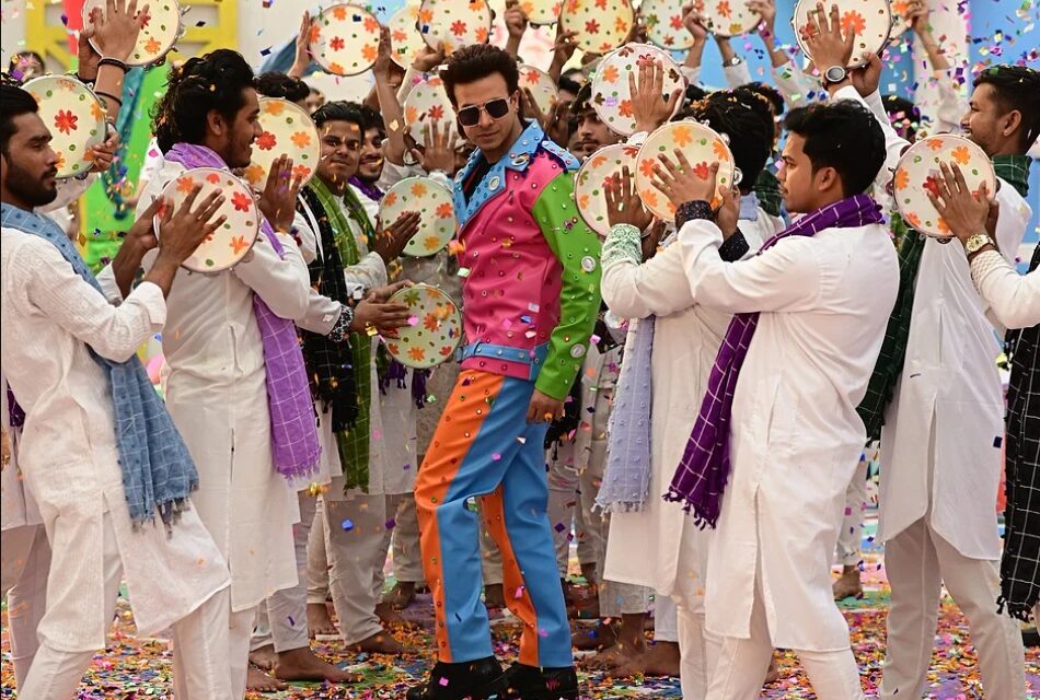 টাইটেল গানে রঙচঙা ‘রাজকুমার’