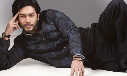 হাফ মুন/ নির্মাণ শুরুর আগে পোস্টারে চমকে দিলেন সাজ্জাদ