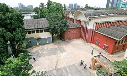 যে সব কারণে এফডিসির আয় কমে গেছে