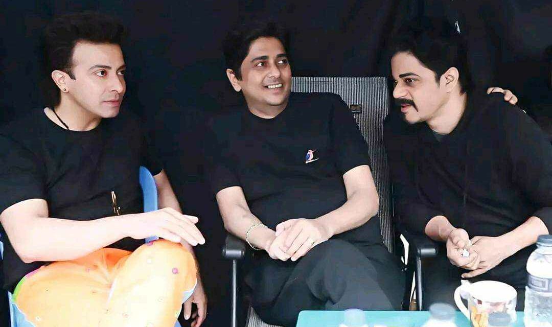 শাকিব খানকে নিয়ে আদনানের দুই সিনেমা, কিনে নিলেন ‘আগুন’